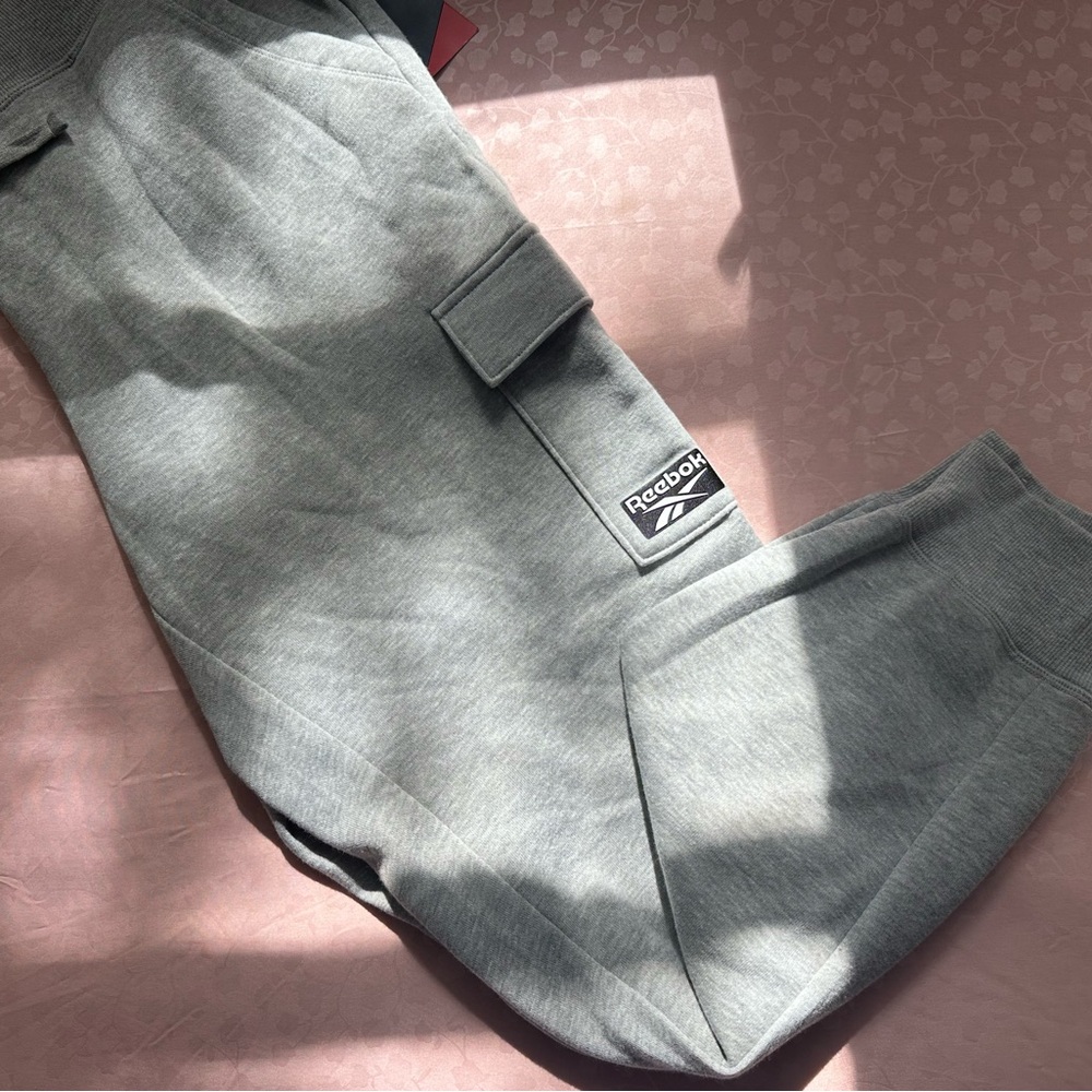 🆕Reebok, Adidas & Levi’s Athletic Bundle - Picture 4 of 16